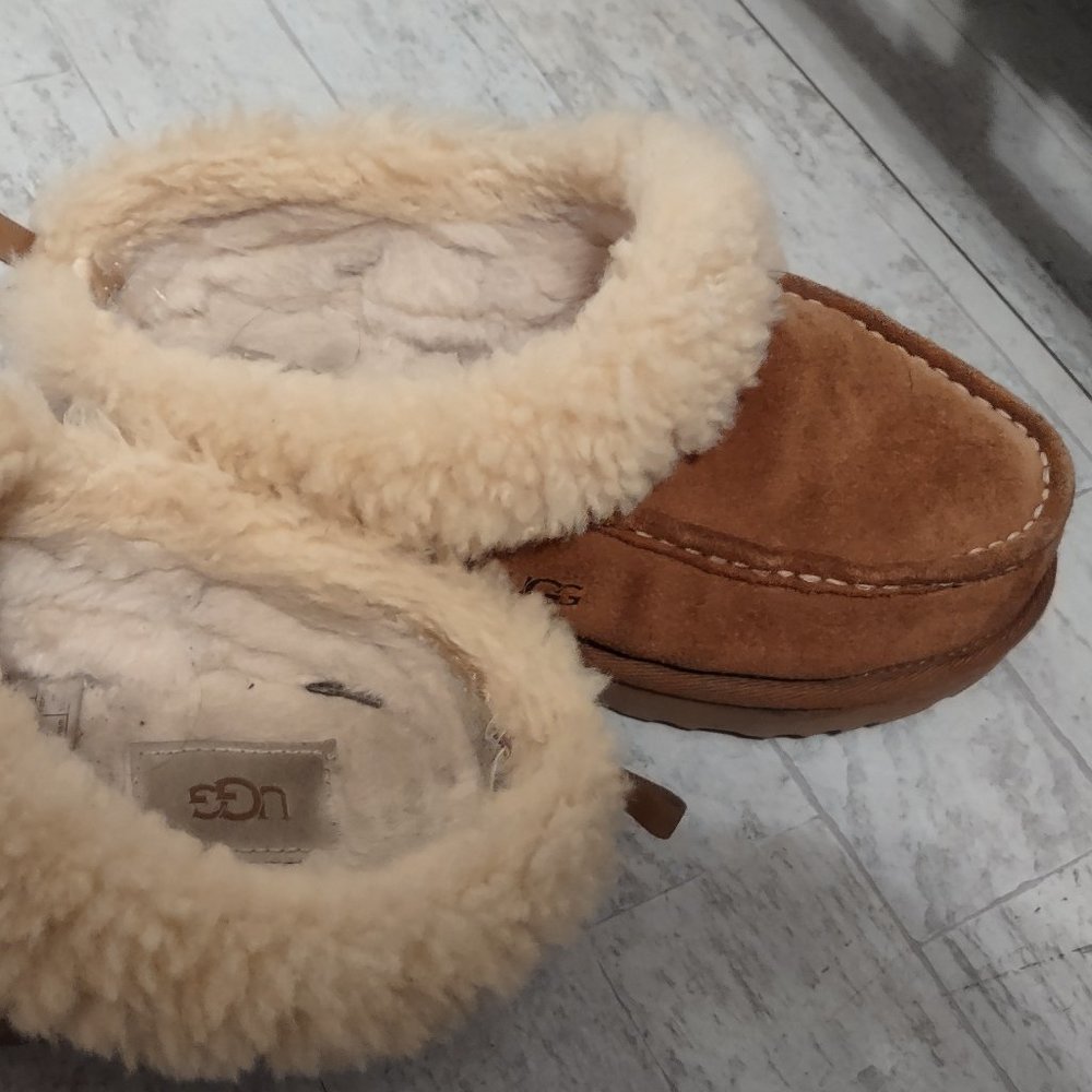 Women's luggage UGG slipper with bow UGG 7